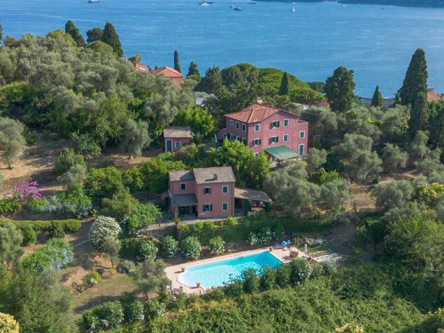 Villa Indipendente in vendita a Sant'Ambrogio, Zoagli