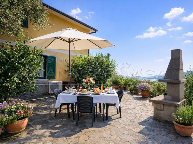 Villa Indipendente in vendita a Oliveto, Zoagli