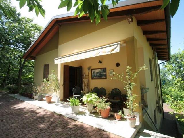 Villa Indipendente in vendita a Unione dei comuni Valli del Reno, Lavino e Samoggia, Reggio Emilia