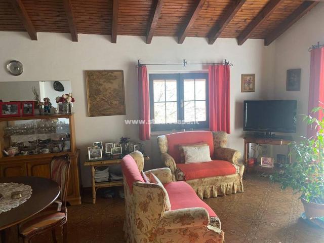 Villa Indipendente in vendita a Comunità Montana della Valle Brembana, Zogno