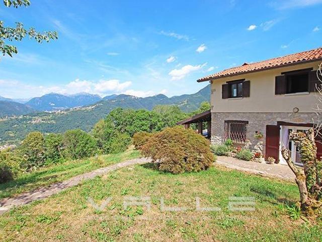 Villa Indipendente in vendita a Comunità Montana della Valle Brembana, Zogno