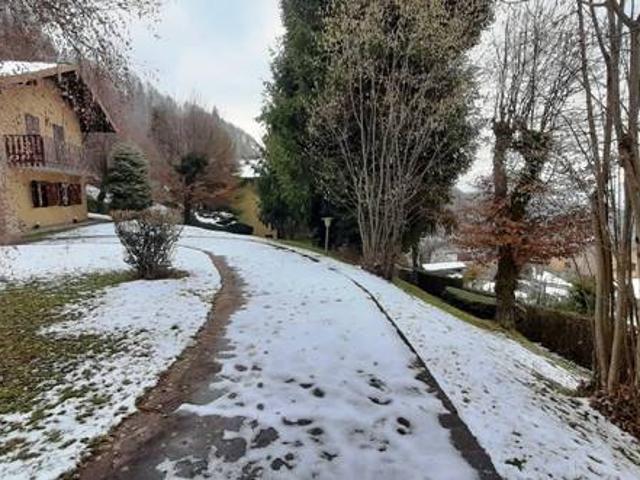 Villa Indipendente in vendita a Comunità Montana della Valle Brembana, Zogno