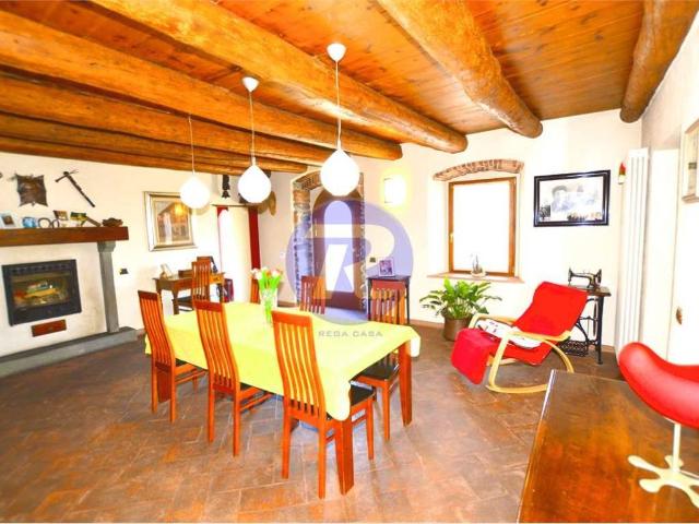 Villa Indipendente in vendita a Comunità Montana della Valle Brembana, Zogno