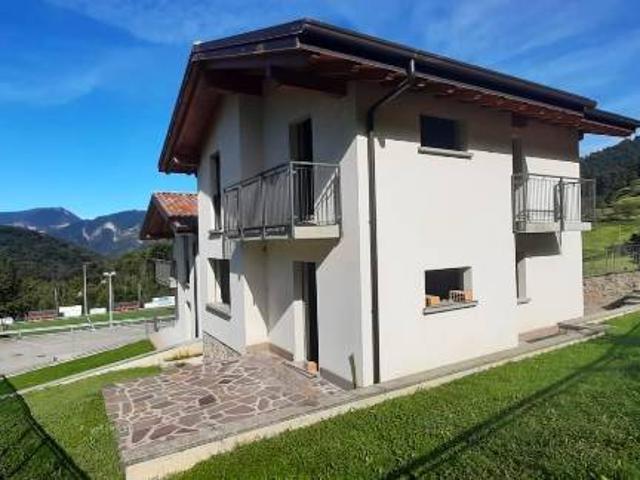 Villa Indipendente in vendita a Comunità Montana della Valle Brembana, Zogno