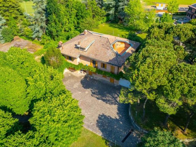 Villa Indipendente in vendita a Unione dei comuni Valli del Reno, Lavino e Samoggia, Zola Predosa