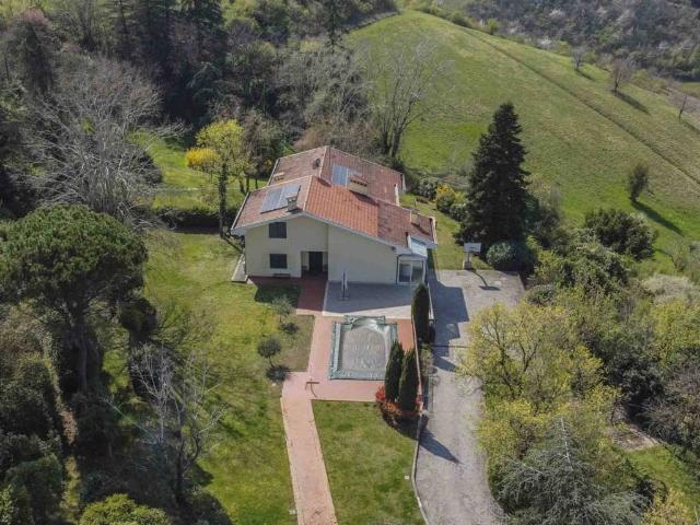 Villa Indipendente in vendita a Unione dei comuni Valli del Reno, Lavino e Samoggia, Zola Predosa