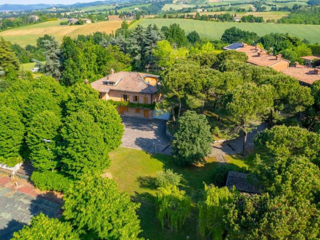 Villa Indipendente in vendita a Unione dei comuni Valli del Reno, Lavino e Samoggia, Zola Predosa