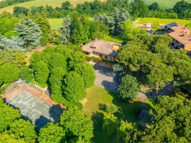 Villa Indipendente in vendita a Unione dei comuni Valli del Reno, Lavino e Samoggia, Zola Predosa