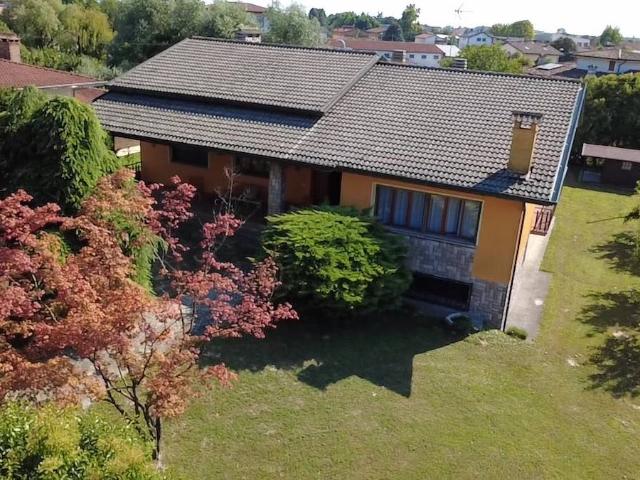 Villa Indipendente in vendita a Zoppola, Friuli-Venezia Giulia