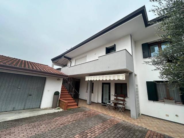 Appartamento in vendita a Zoppola, Friuli-Venezia Giulia