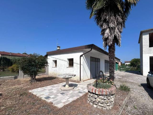 Villa Indipendente in vendita a Zoppola, Friuli-Venezia Giulia