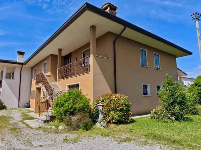Villa Indipendente in vendita a Zoppola, Friuli-Venezia Giulia