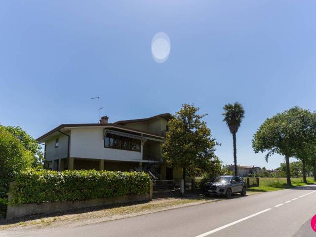 Villa Indipendente in vendita a Zoppola, Friuli-Venezia Giulia