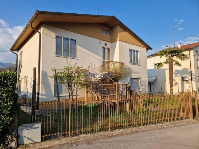 Villa Indipendente in vendita a Zugliano, Veneto