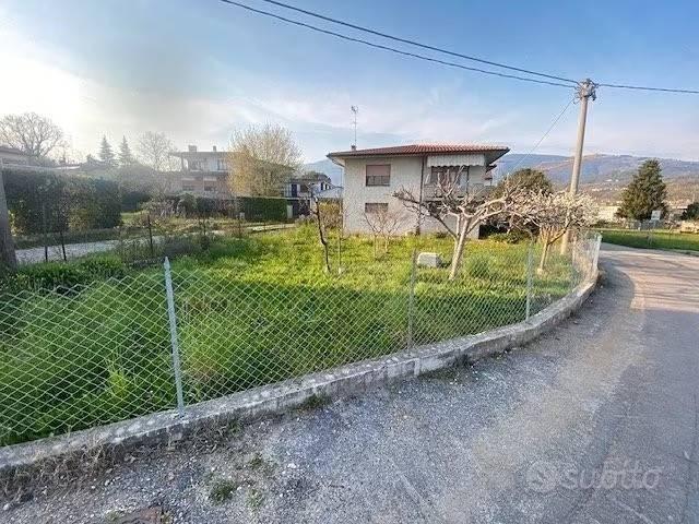 Villa Indipendente in vendita a Zugliano, Veneto