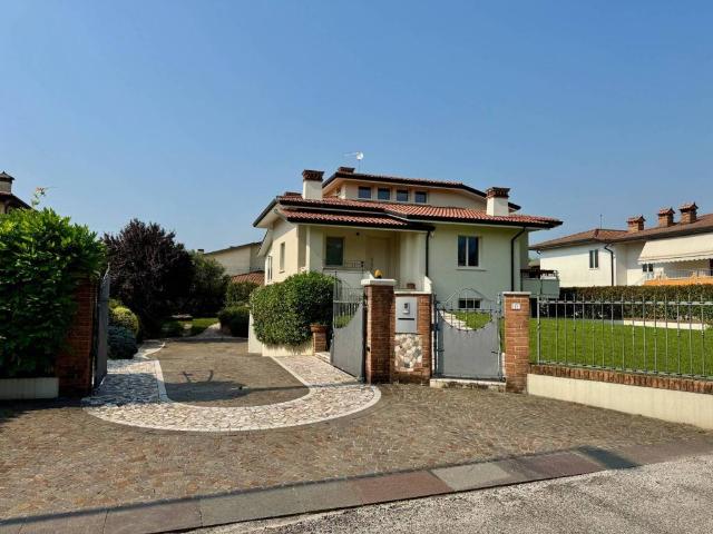 Villa Indipendente in vendita a Zugliano, Veneto