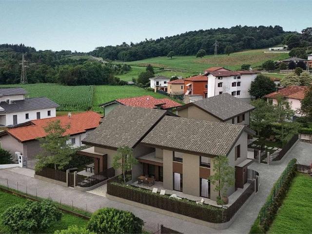 Villa Indipendente in vendita a Comunità Montana del Piambello, Arcisate