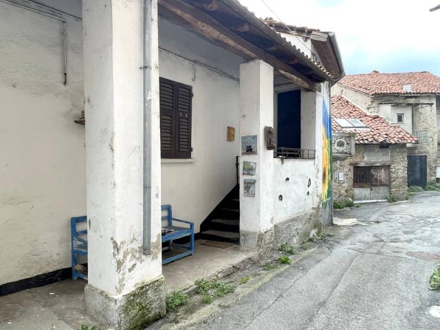 Villa Indipendente in vendita a Cairo Montenotte, Liguria