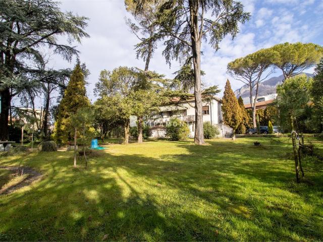 Villa Indipendente in vendita a Lavello, Calolziocorte