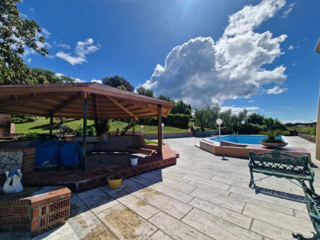 Villa Indipendente in vendita a Carrara, Toscana