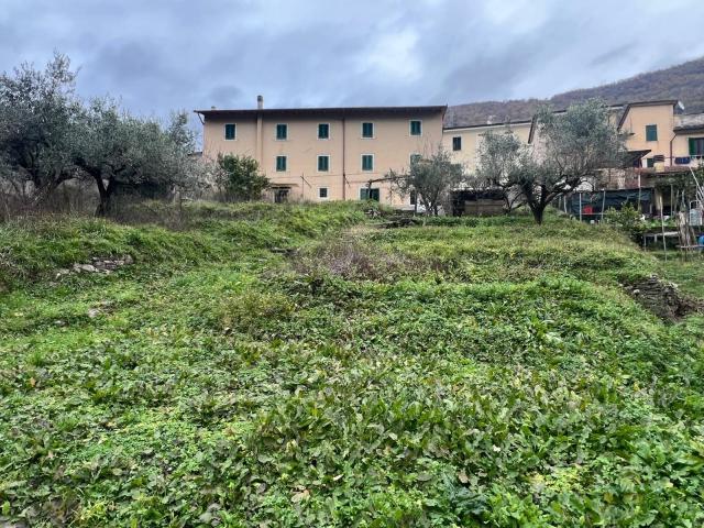 Villa Indipendente in vendita a Carrara, Toscana