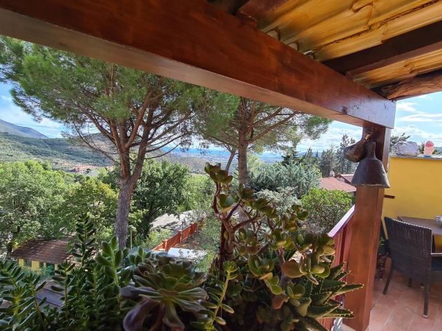 Villa Indipendente in vendita a Cisano Sul Neva, Liguria