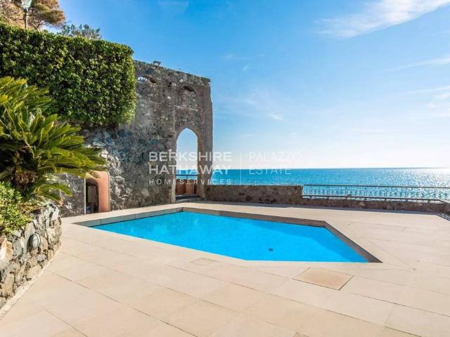 Villa Indipendente in vendita a Albissola Marina, Liguria