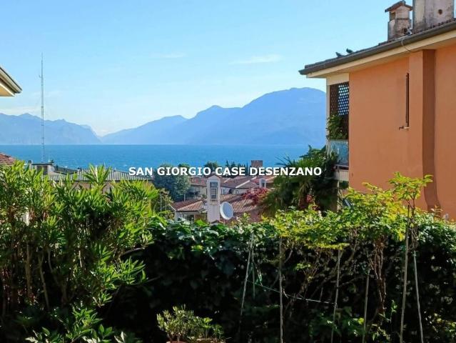 Villa Indipendente in vendita a Desenzano del Garda, Brescia