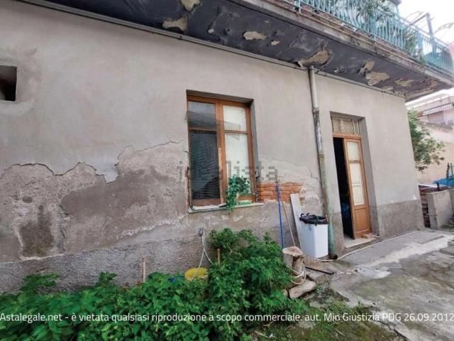 Casa in vendita a Brolo, Messina