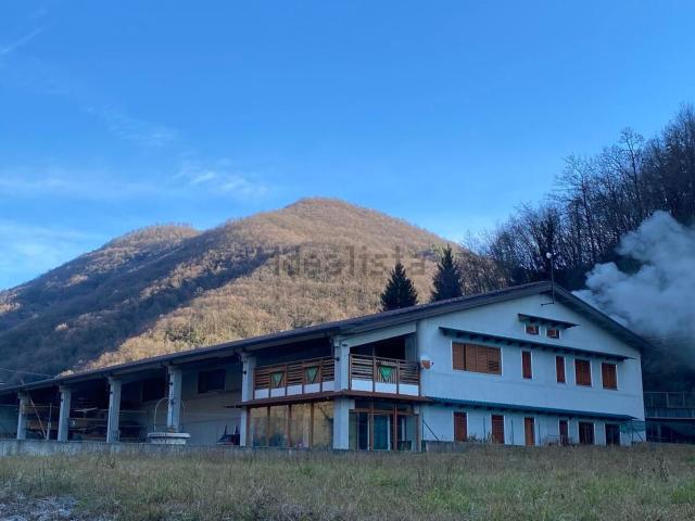 Casa in vendita a Badia Calavena, Veneto