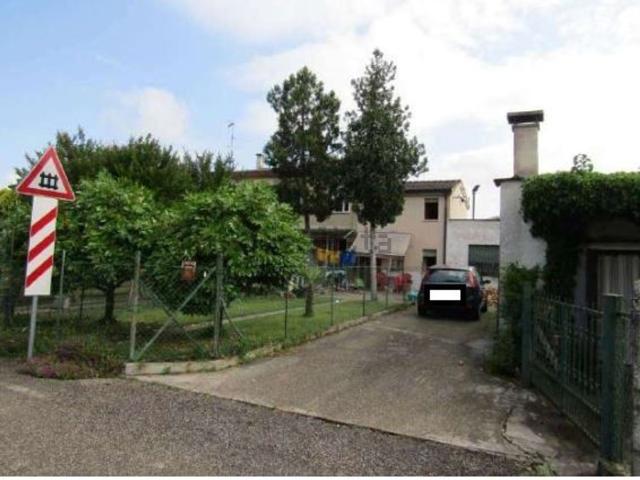 Casa in vendita a Castagnaro, Verona