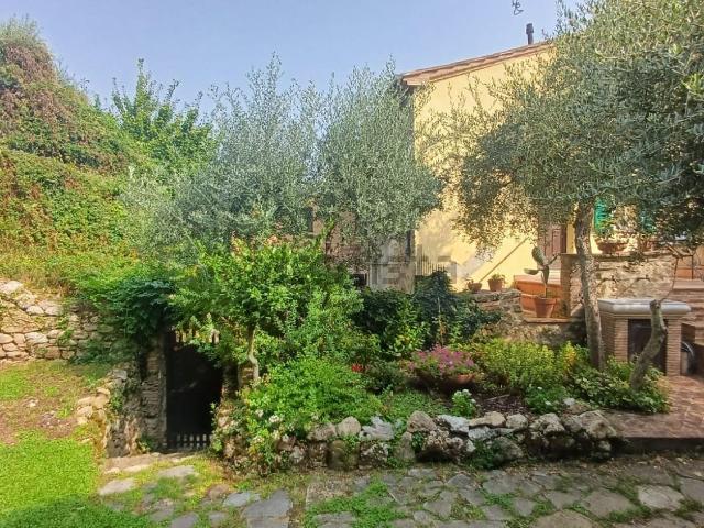 Casa in vendita a Cetona, Siena