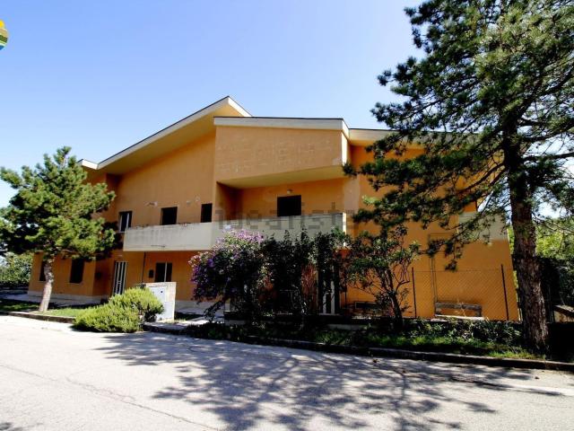 Casa in vendita a Castelli, Abruzzo