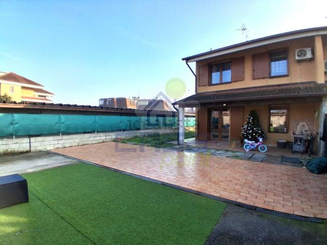 Casa in vendita a Vescovato, Lombardia