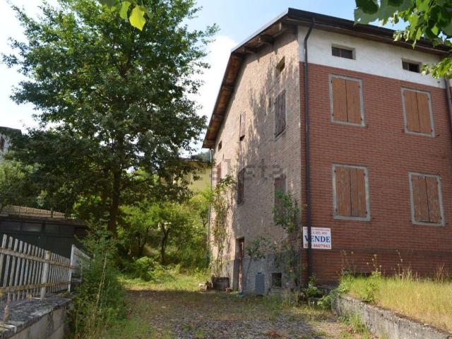Casa in vendita a Appennino Reggiano, Re