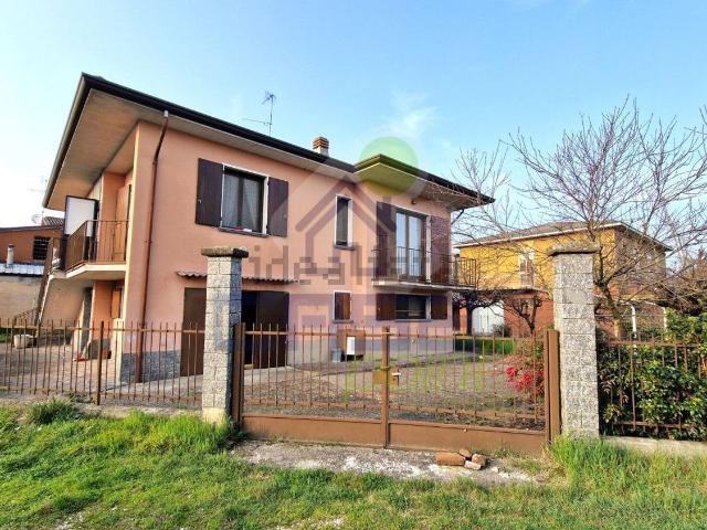 Casa in vendita a Persico Dosimo, Lombardia