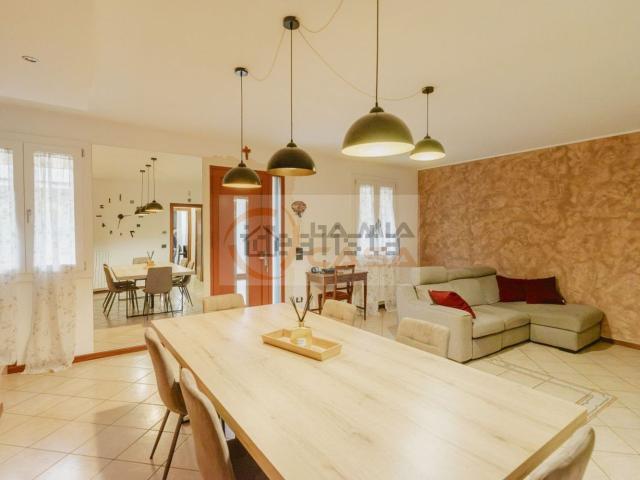 Casa in vendita a Legnaro, Padova