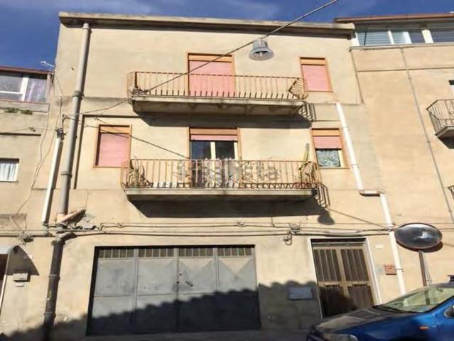 Casa in vendita a Valguarnera, Sicilia