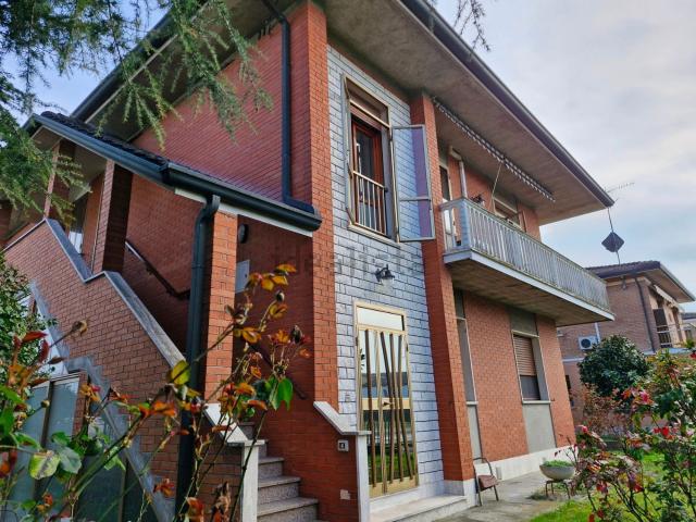 Casa in vendita a Ferrara, Reggio Emilia