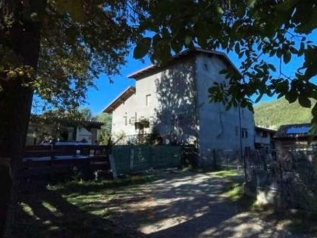 Casa in vendita a Lugagnano Val D'arda, Reggio Emilia
