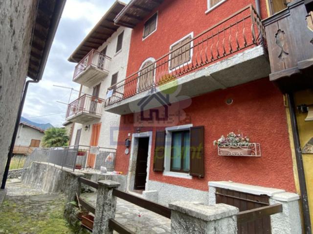 Casa in vendita a Comunità Montana della Valle Brembana, San Giovanni Bianco
