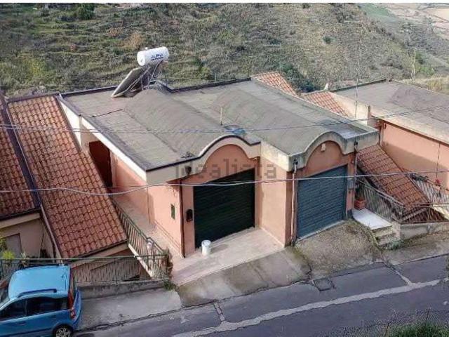 Casa in vendita a Centuripe, Sicilia