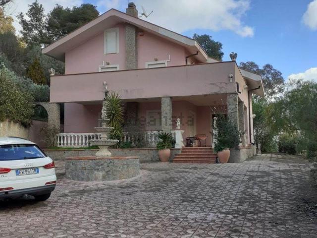 Casa in vendita a San Cataldo, Sicilia
