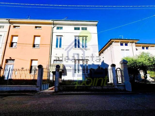 Casa in vendita a Asola, Mantova