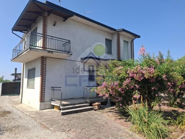 Casa in vendita a Castelnuovo Bocca D'adda, Lombardia