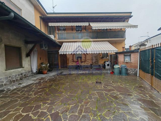Casa in vendita a Cavenago D'adda, Lombardia