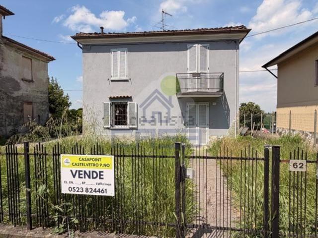 Casa in vendita a Castelvetro Piacentino, Reggio Emilia
