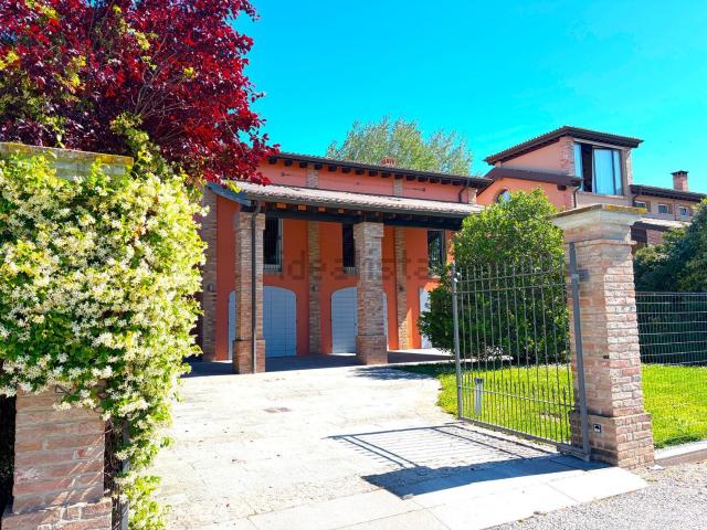 Casa in vendita a Collecchio, Reggio Emilia