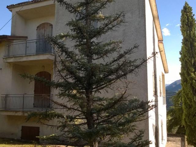 Casa in vendita a Marche, Macerata