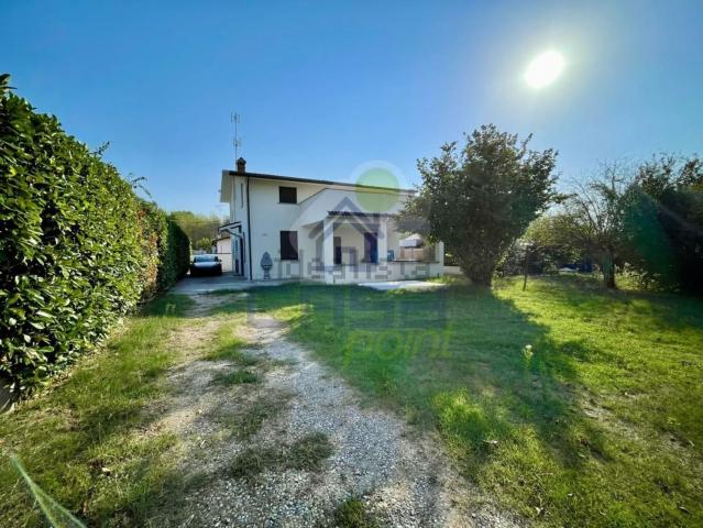 Casa in vendita a Pieve Porto Morone, Pavia